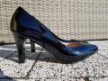 Pantofle damskie LAURA 36-40 czarne lakierowane