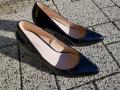 Pantofle damskie LAURA 36-40 czarne lakierowane