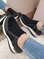 Buty-sportowe-damskie-czarne-HELENA-z-krysztalkami