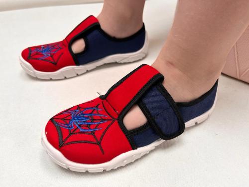 Kapcie-dla-chlopca-ADAM-25-33-czerone-Spider-Man