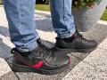 Buty-Sportowe-Meskie-Jurek-Czarne-z-Czerwonymi-Elementami