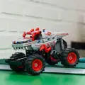 LEGO-Technic-Monster-Jam-ThunderROARus-Z-Napedem