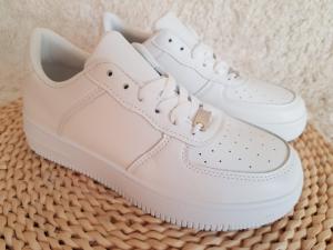 Buty Sportowe Męskie Białe IGOR Sznurowane Wygodne