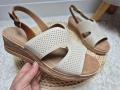Miekkie-Sandaly-Damskie-Na-Koturnie-IDA-Bezowe