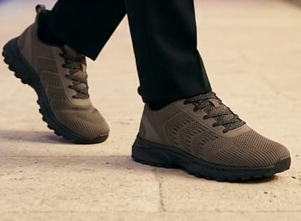 Mocne-Sportowe-Buty-Meskie-Lekkie-Wytrzymale-Brazowe