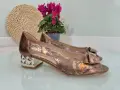 Eleganckie-Sandaly-Damskie-Na-Niskim-Slupku-Brazowo-Zlote