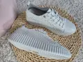 Skorzane-Biale-Buty-Sportowe-Damskie-Bardzo-Miekkie