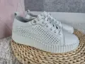 Skorzane-Biale-Buty-Sportowe-Damskie-Bardzo-Miekkie