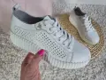 Skorzane-Biale-Buty-Sportowe-Damskie-Bardzo-Miekkie