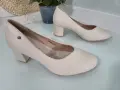 Czolenka-Damskie-Bezowe-Na-Slupku-Szerokie