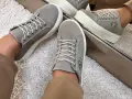 Skorzane-Buty-Damskie-Na-Grubej-Podeszwie-Z-Ozdoba-Szare