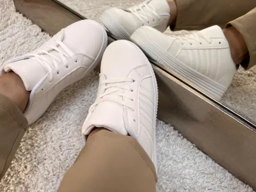 Klasyczne-Buty-Sportowe-Damskie-Sneakersy-Biale-Z-Dodatkiem-Panterki