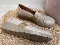 Lekkie-Polbuty-Damskie-Bezowe-Haidra-Z-Gumkami-Na-Bokach