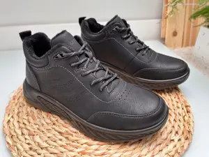 Lekkie Buty Sportowe Męskie Czarne Ocieplane Grubsza Podeszwa