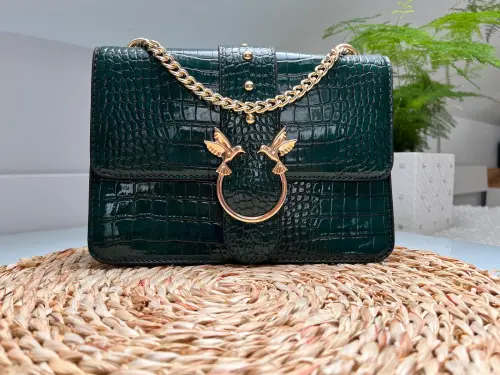 Elegancka-Torebka-Damska-Crossbody-Zielona-Z-Motywem-Jaskolek
