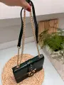 Elegancka-Torebka-Damska-Crossbody-Zielona-Z-Motywem-Jaskolek