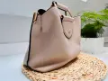 Torebka-Damska-Shopper-Bezowa-Trapezowy-Ksztalt-Sztywne-Raczki