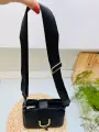 Torebka-Damska-Czarna-Crossbody-Ozdobne-Zapiecie