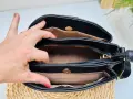Torebka-Damska-Czarna-Crossbody-Ozdobne-Zapiecie