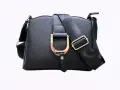 Torebka-Damska-Czarna-Crossbody-Ozdobne-Zapiecie