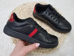Sportowe buty damskie czarne DARIA